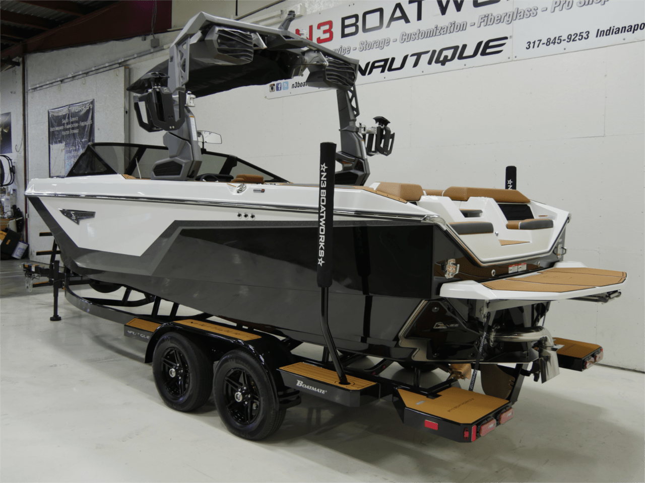 2025 Nautique S23 – Anthracite Metallic/Jet Black