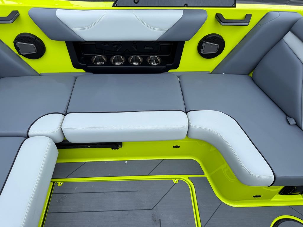 2025 Axis A20