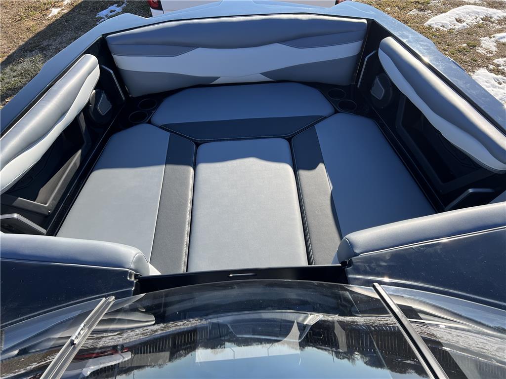 NEW 2024 AXIS A245 wake boat with M6DI motor &amp; TRL