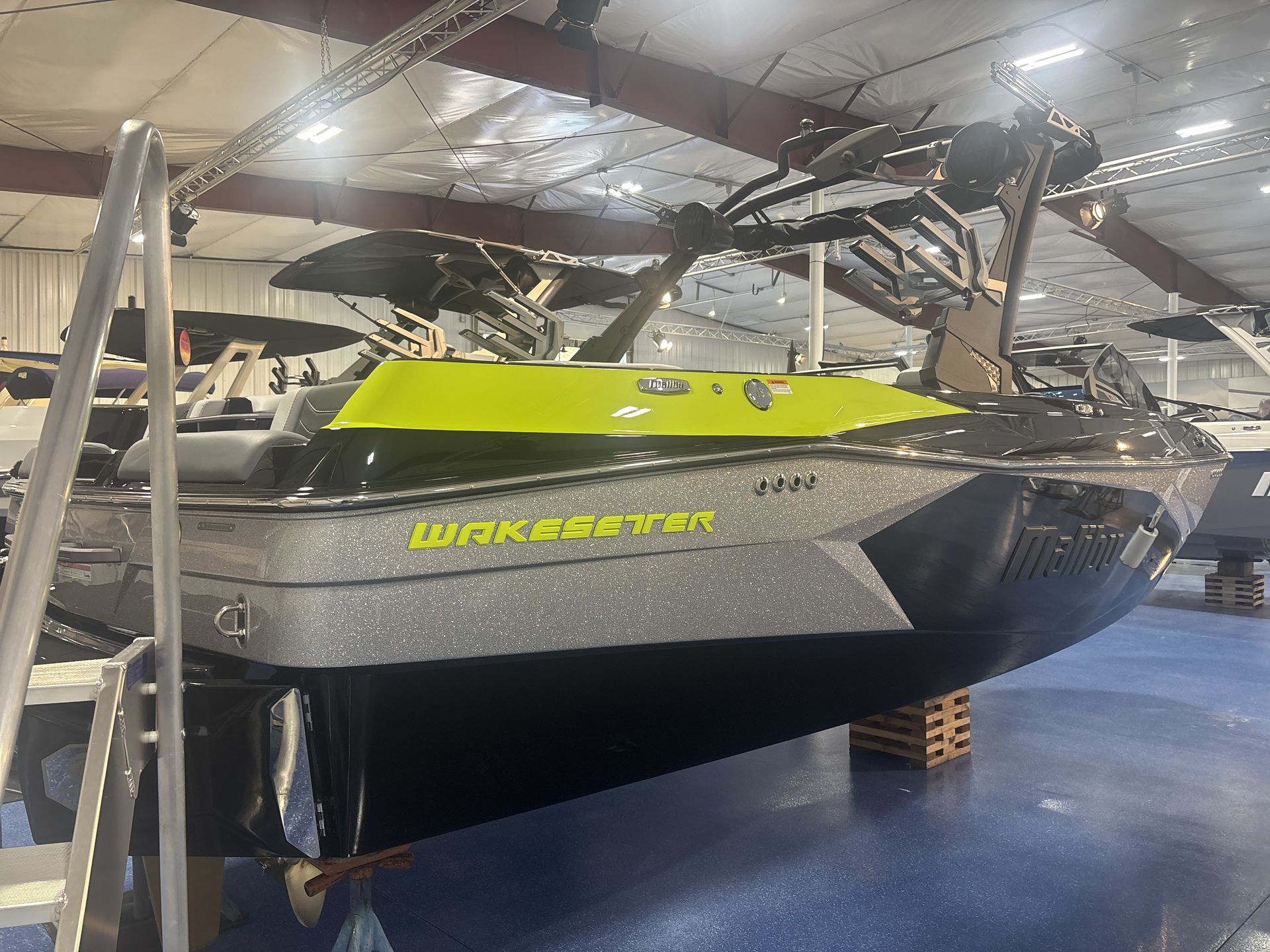 2025 Malibu 23LSV
