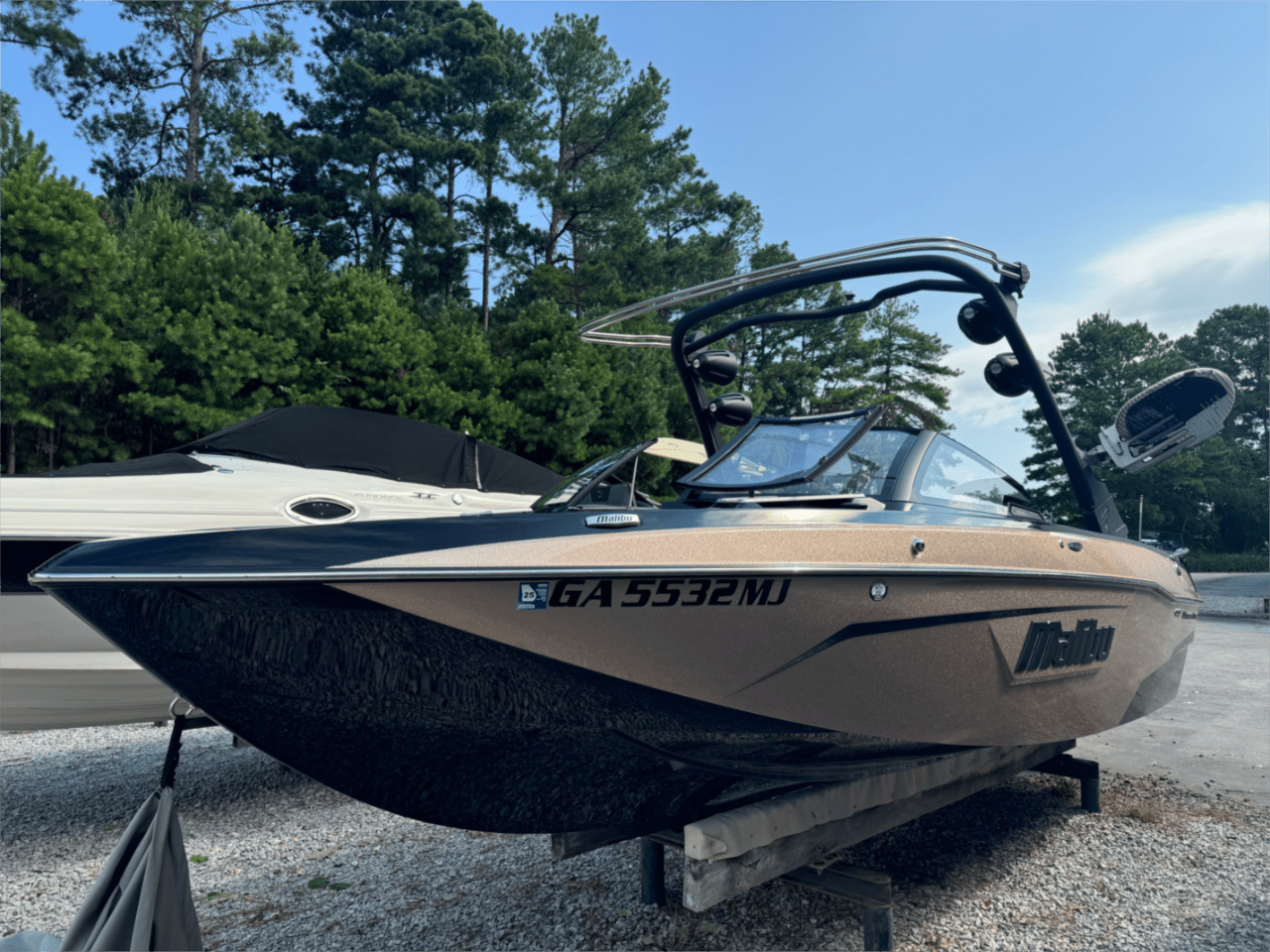 2022 Malibu 23 LSV M6DI 140 Hrs!