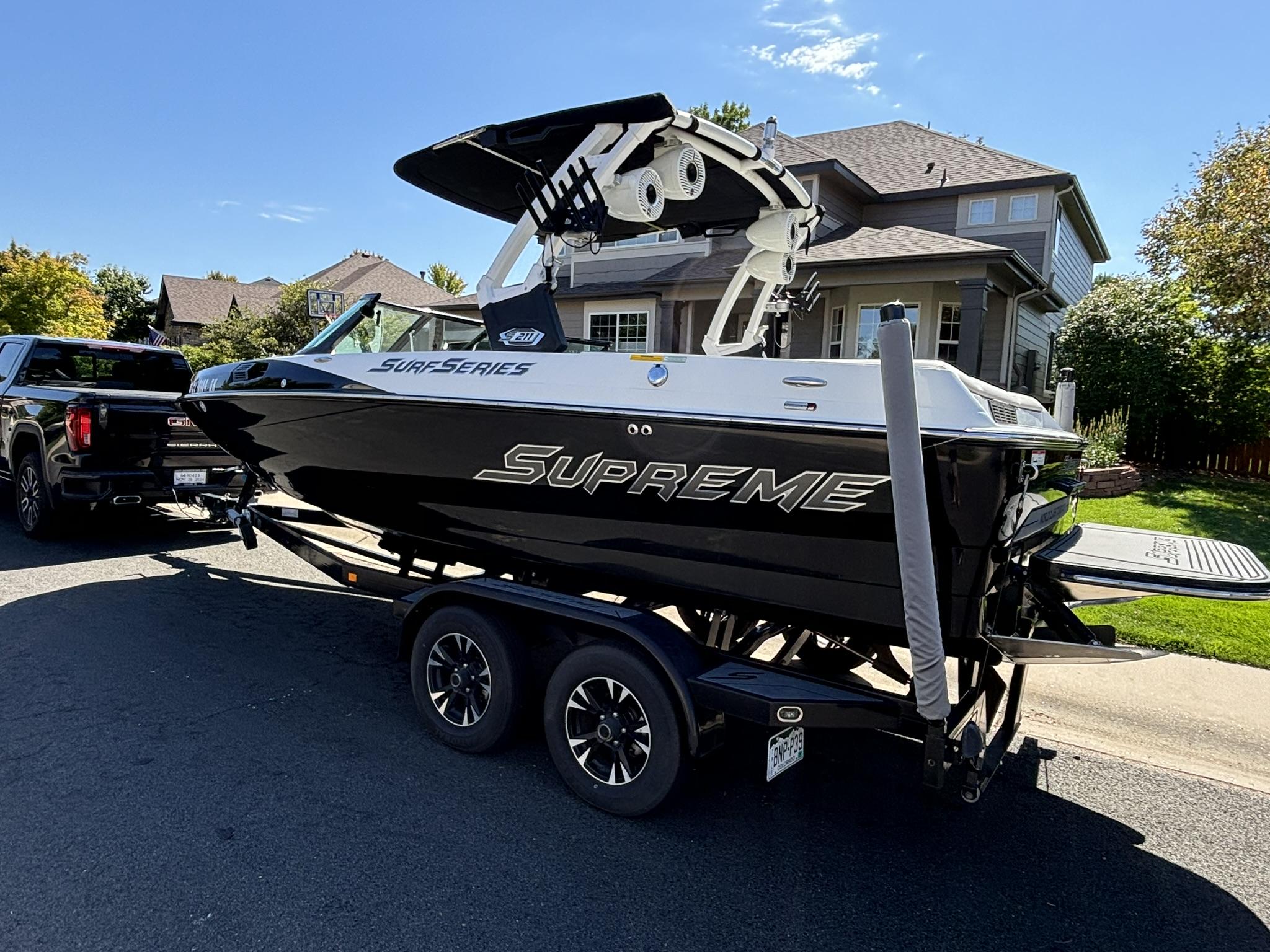 2017 Supreme S211