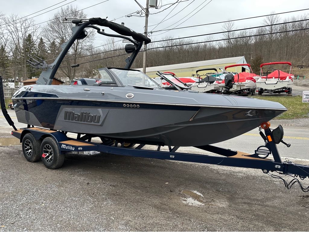2023 Malibu Boats 20 VTX