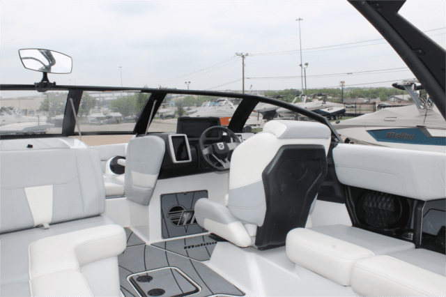 2022 Malibu 23 LSV