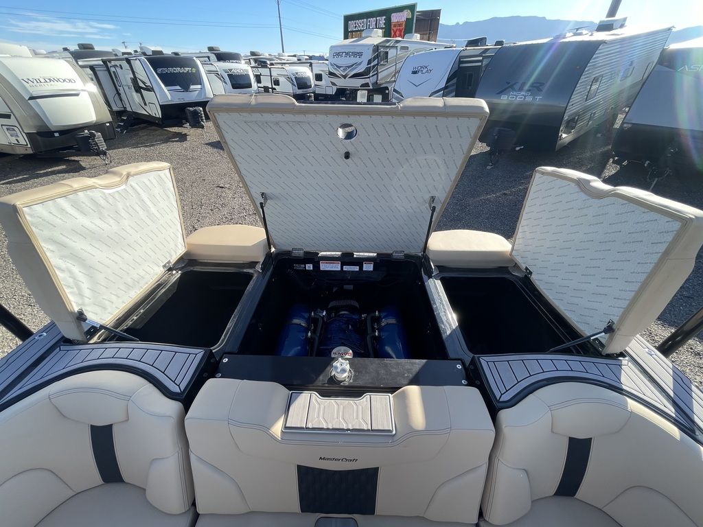 2023 MasterCraft XT23