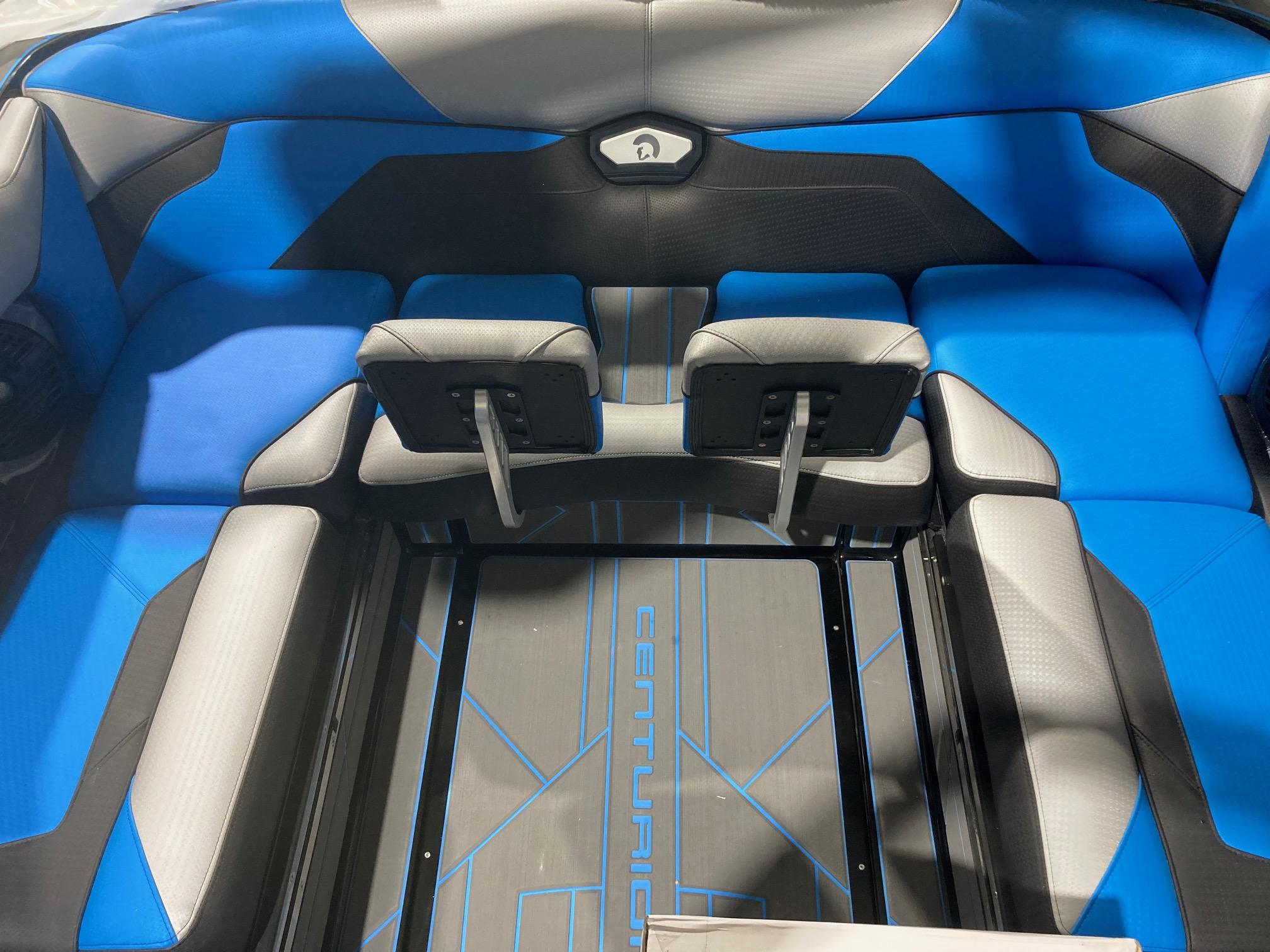 boat.Title