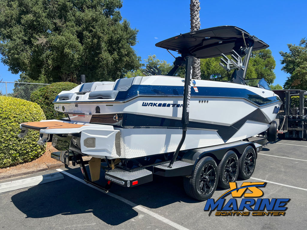 2024 Malibu Boats 25 LSV