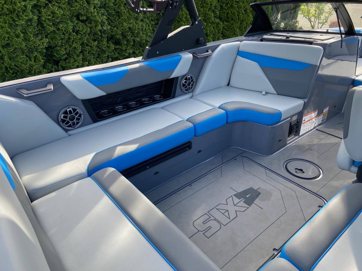 2022 Axis A22 *Super low hours &amp; Loaded with options*