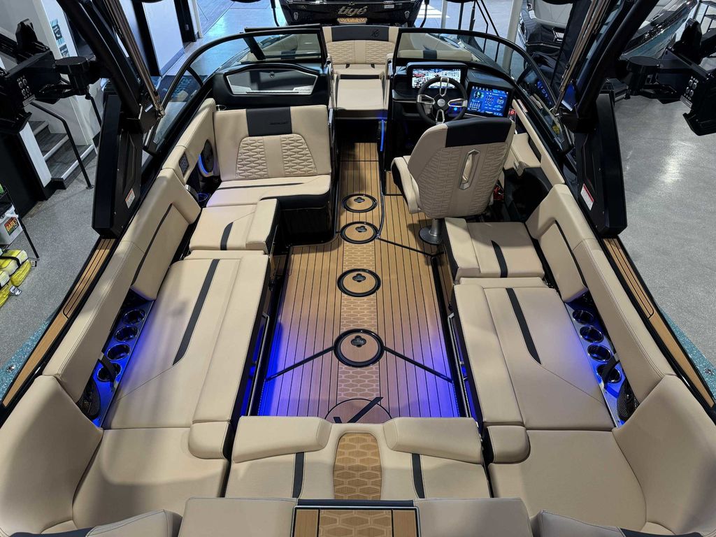 2025 MasterCraft X24