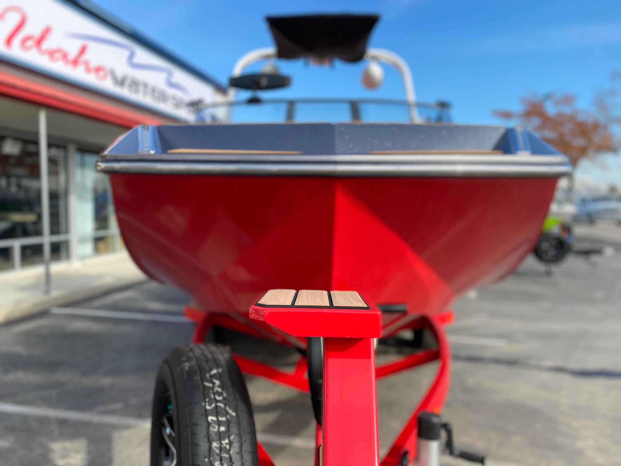 2018 Nautique G23
