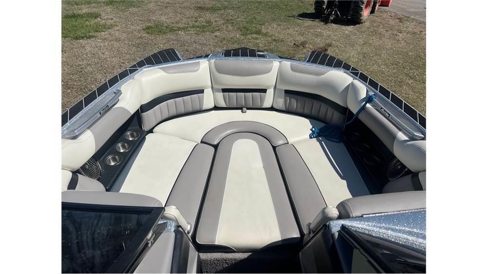 2015 Malibu Boats Wakesetter 24 MXZ