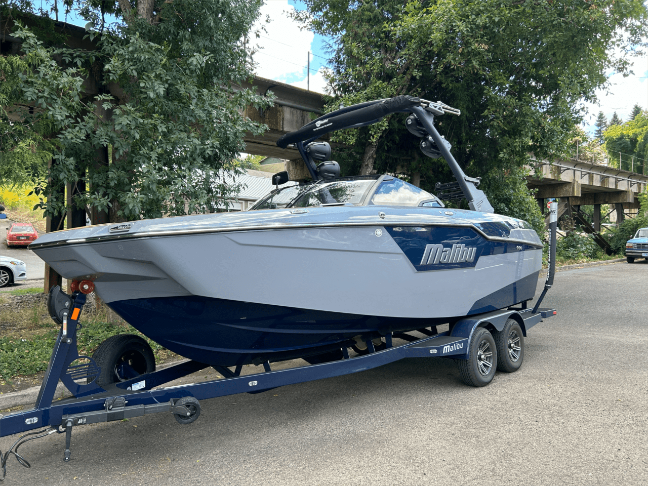 2024 Malibu M220 – Low Hours!