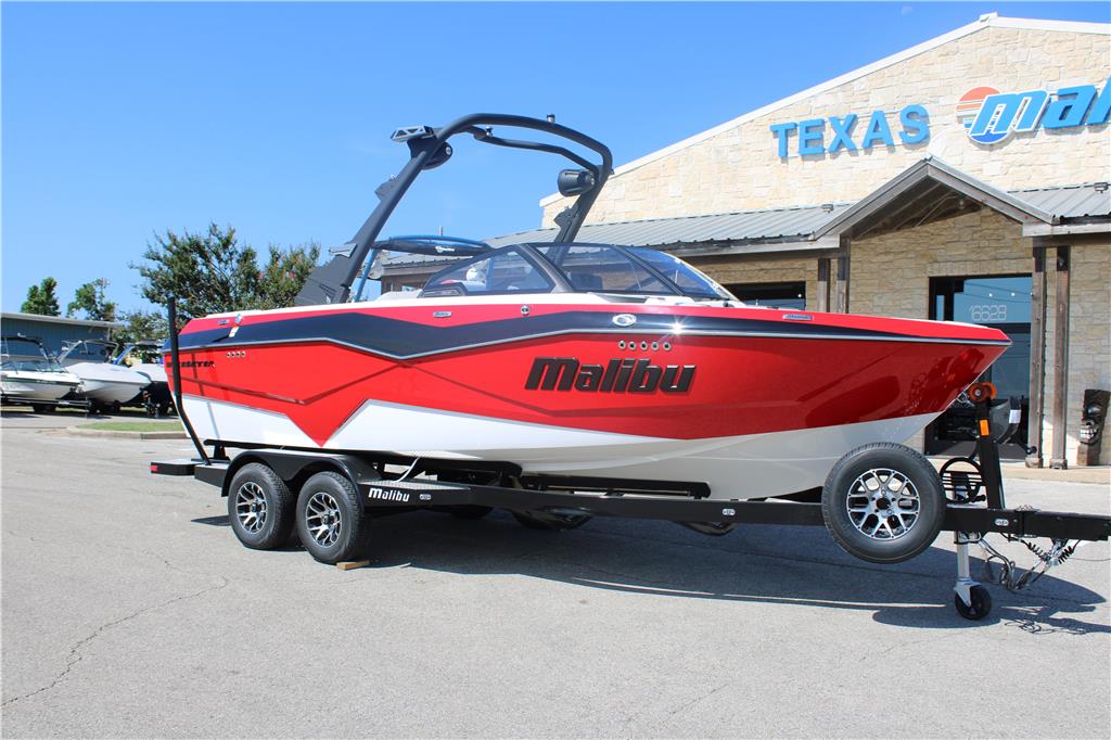2023 Malibu 22 LSV