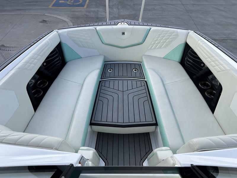 2023 Nautique G25