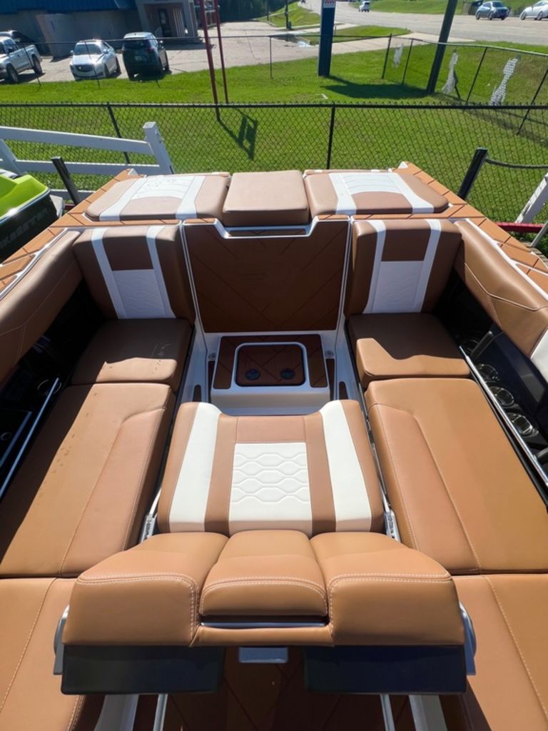 2025 Malibu Boats 23 LSV