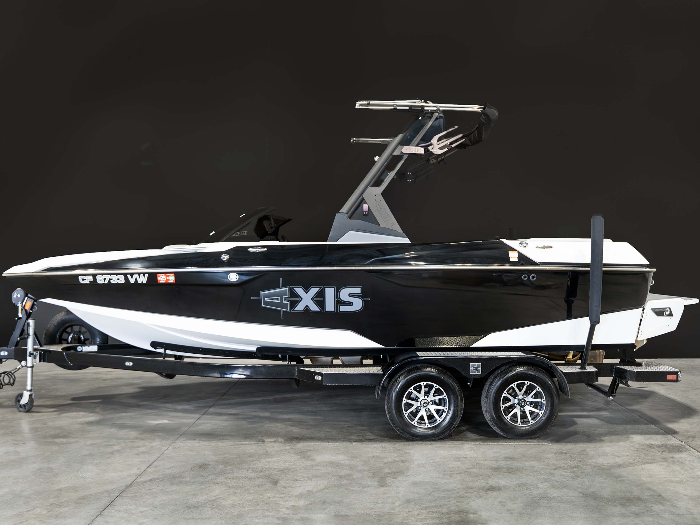 2023 Axis A20 &#8211; White / Black