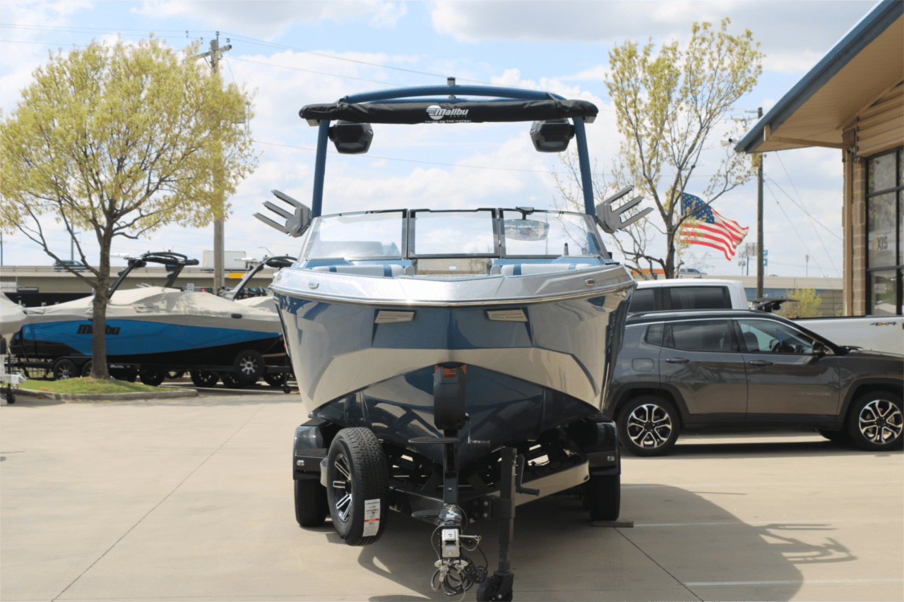 2025 Malibu 25 LSV