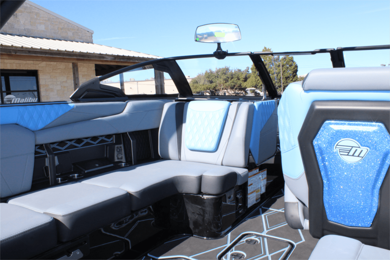 2025 Malibu M230
