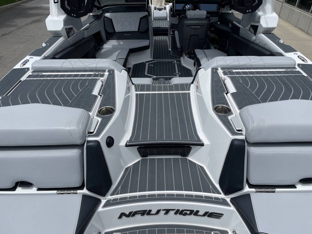 2023 Nautique G23 Paragon.