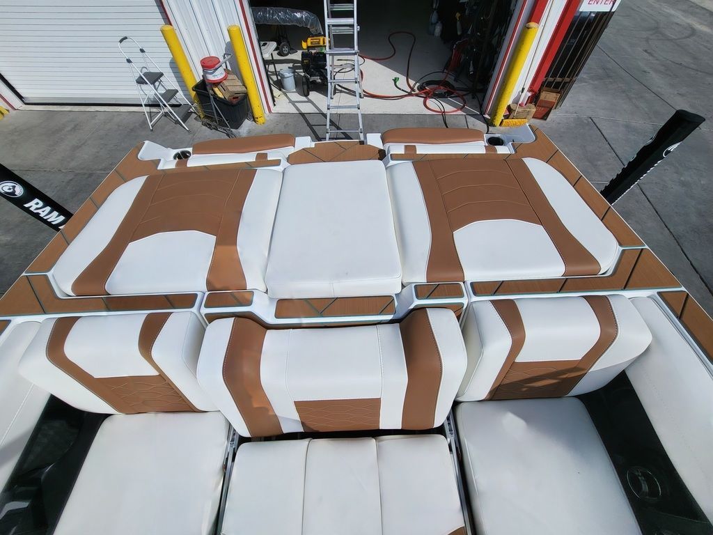 2025 Malibu Boats 23 LSV