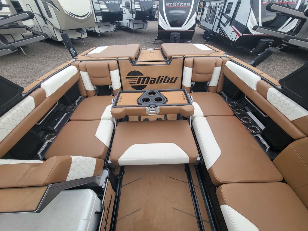 2022 Malibu Boats M240