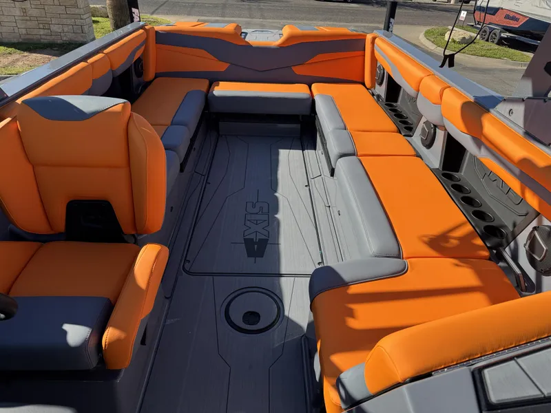 2025 Axis T250