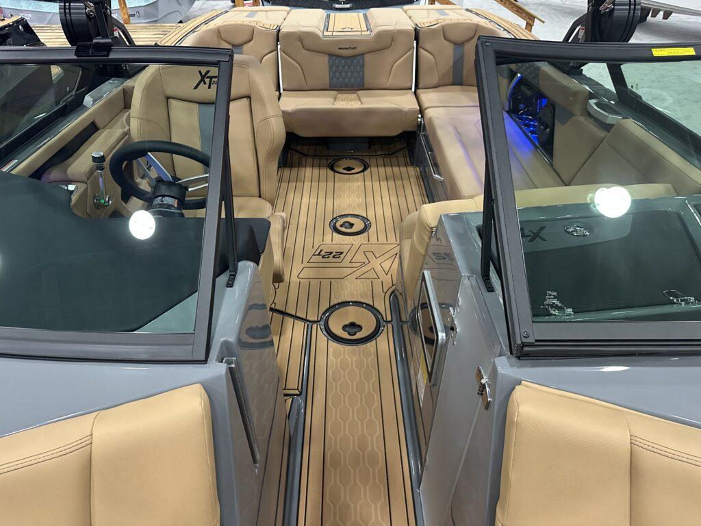 2025 MasterCraft XT22T