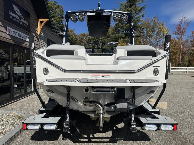 2022 Nautique S23