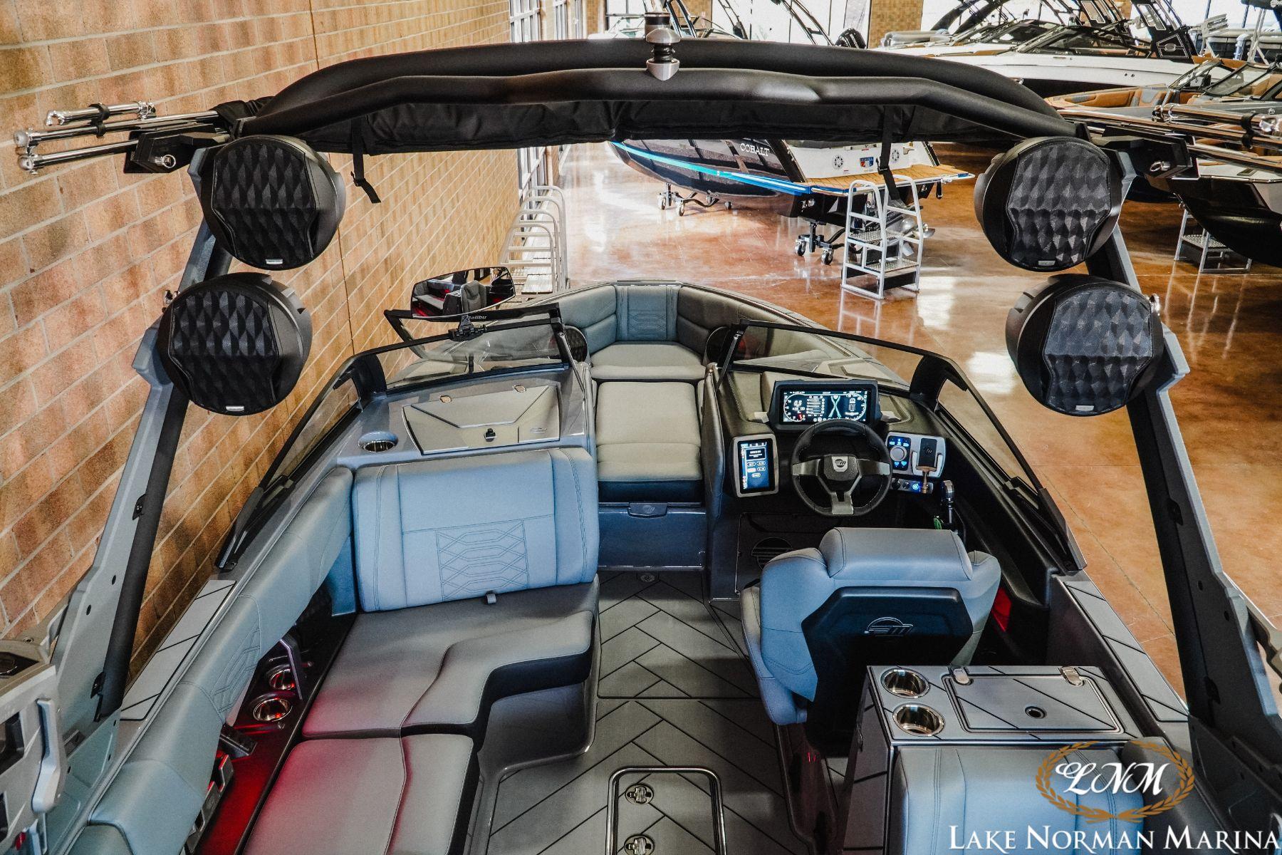 2024 Malibu 25 LSV