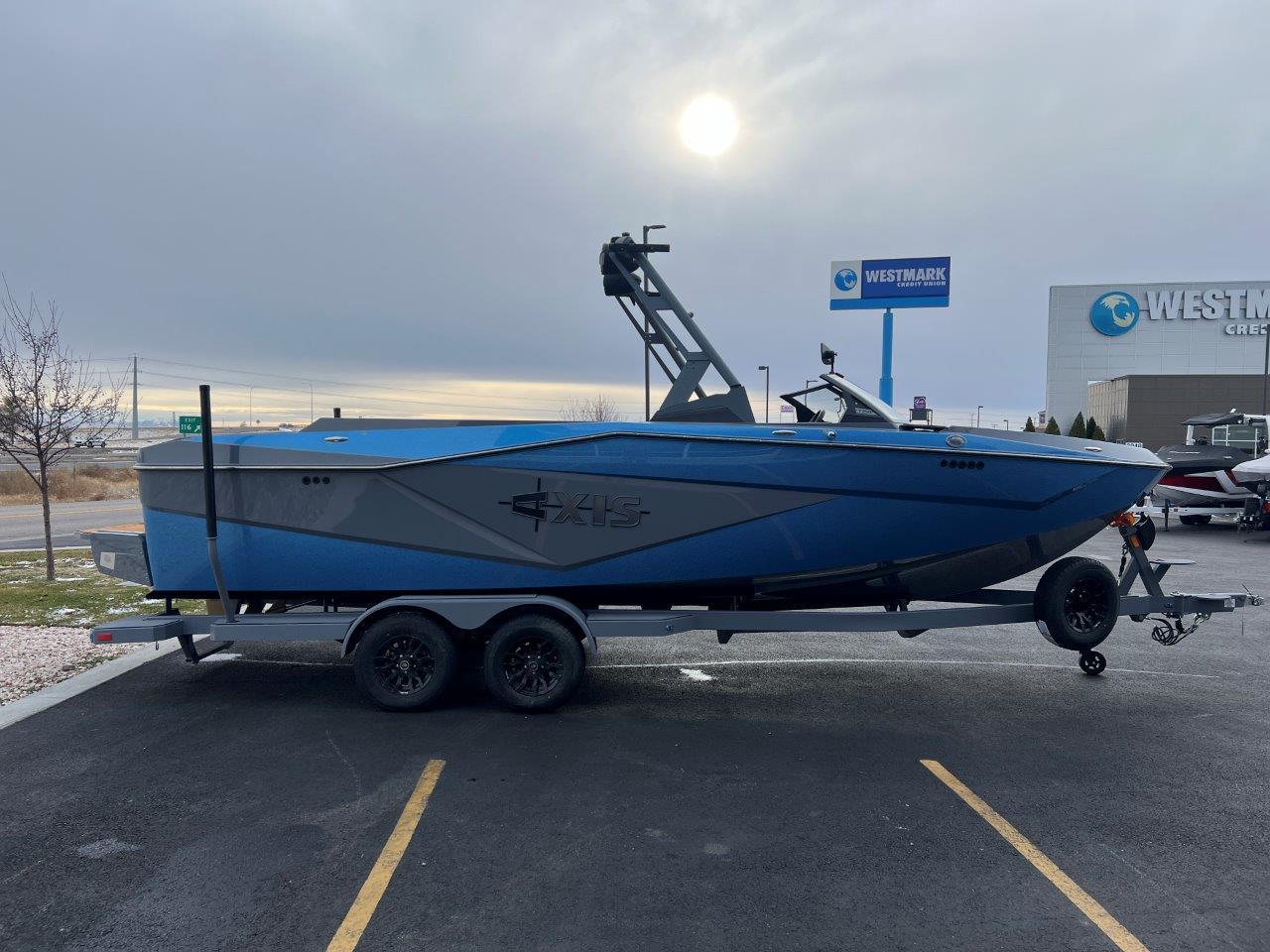 2025 Axis T250