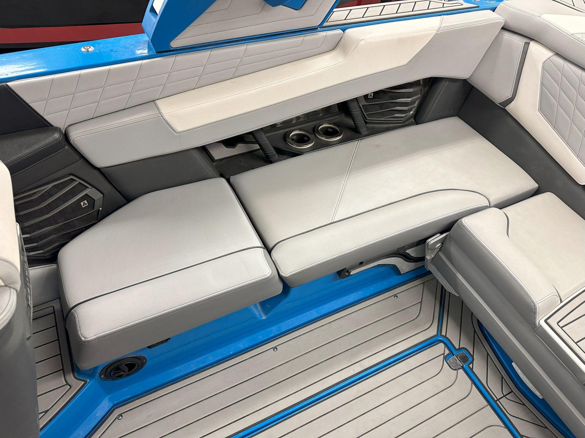 2021 Nautique G23