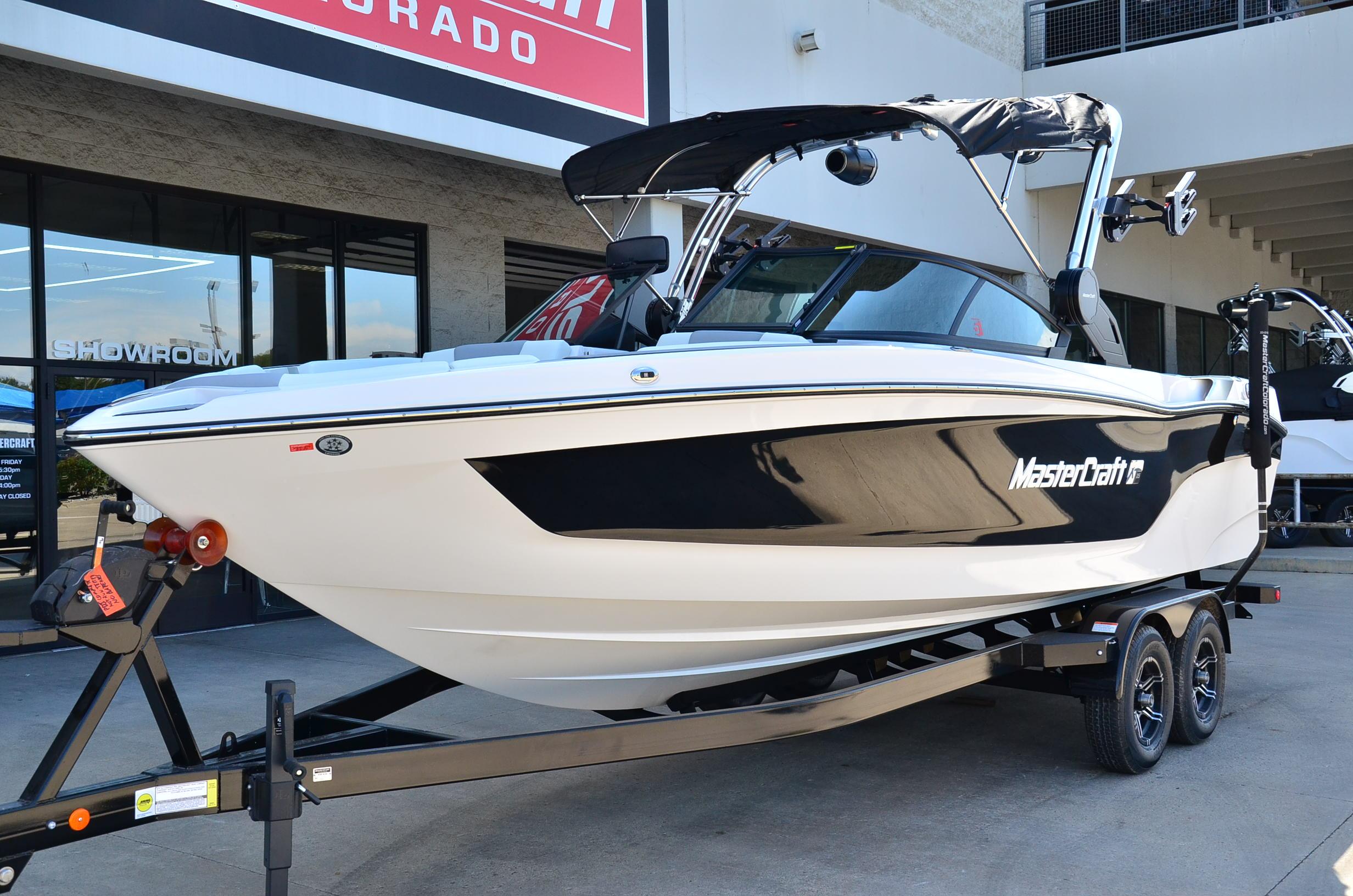 2024 MasterCraft XT25 – LOADED! Model Year End Sale! LOWEST PRICED XT25 IN THE COUNTRY!
