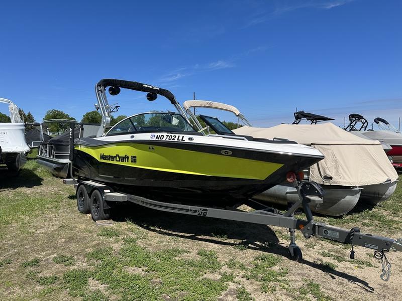 2021 MASTERCRAFT XT 21