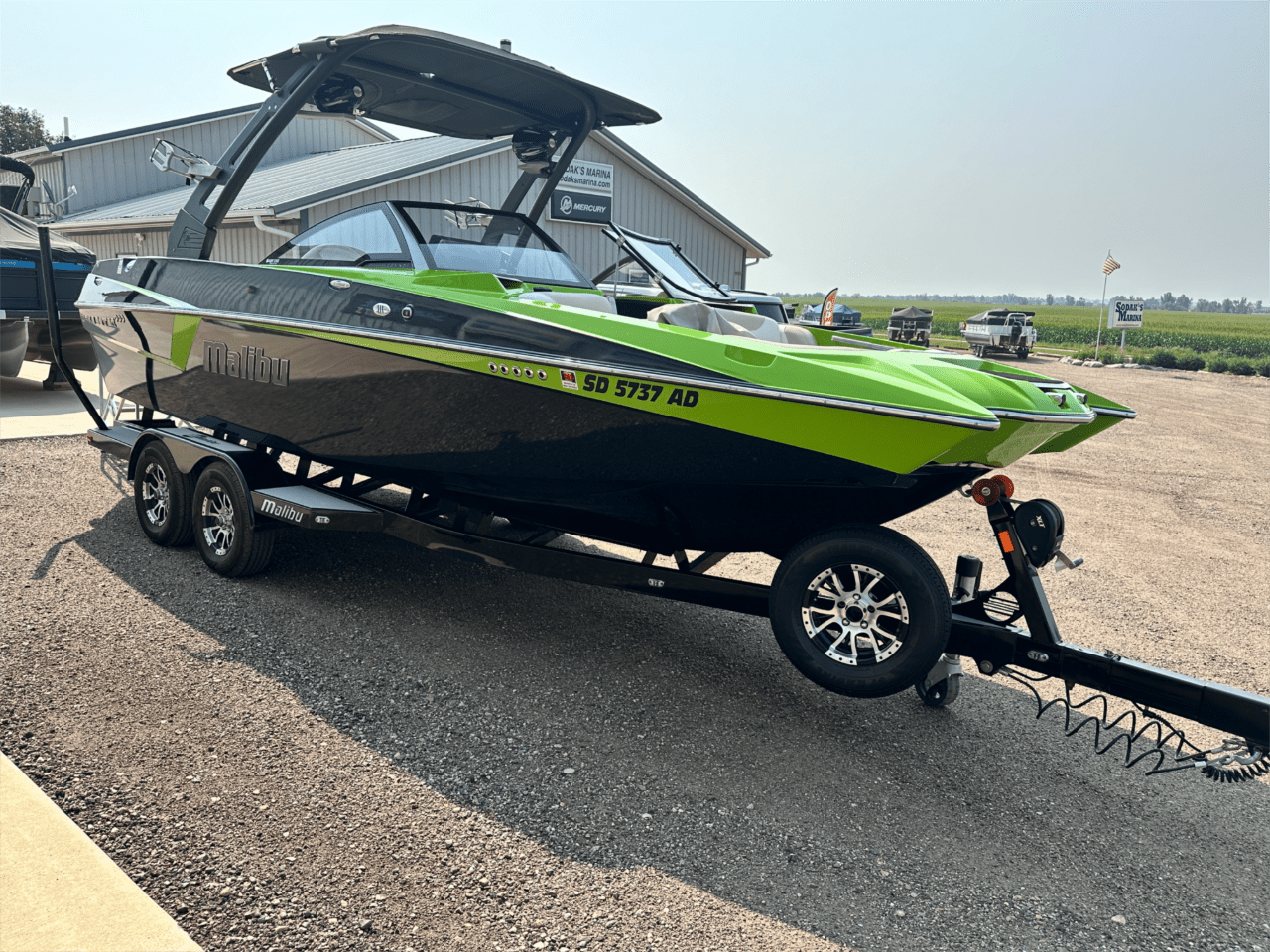 2017 Malibu Wakesetter 22 MXZ