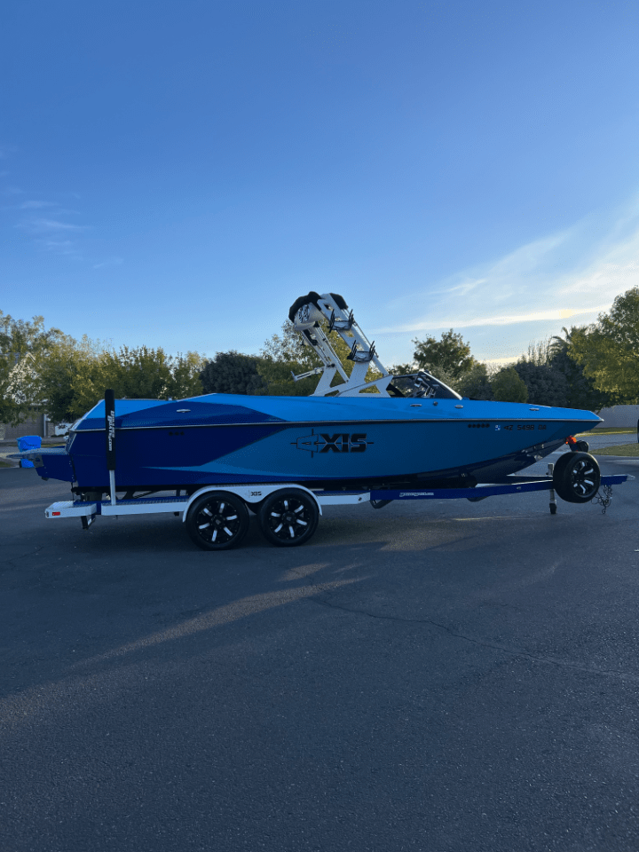 Axis Boats A24 V-Drive 24 2018