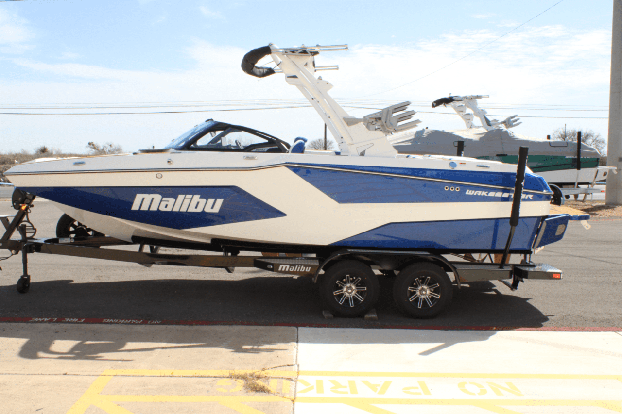 2025 Malibu 22 MXZ
