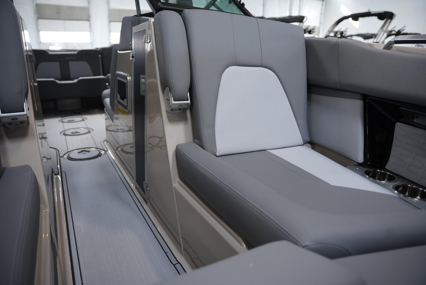 2025 MasterCraft X22 &#8211; NEW ARRIVAL &#8211; BRAND NEW COLOR!