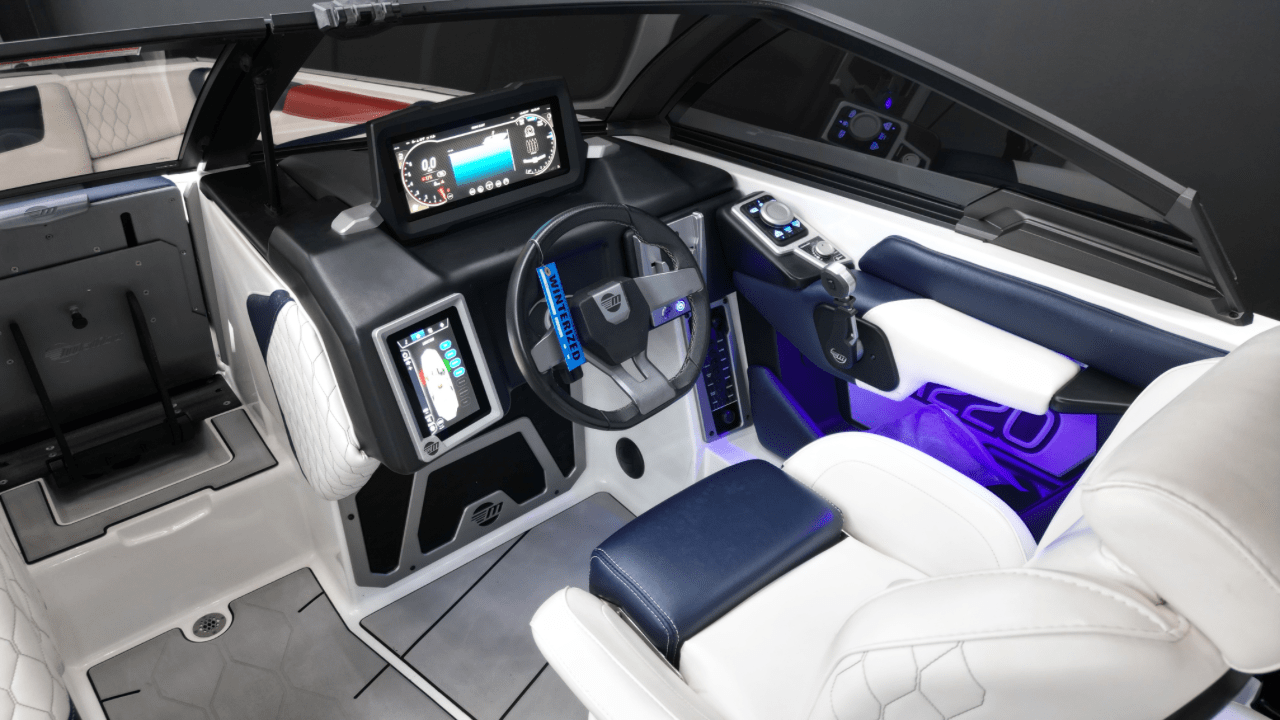 2021 Malibu M220