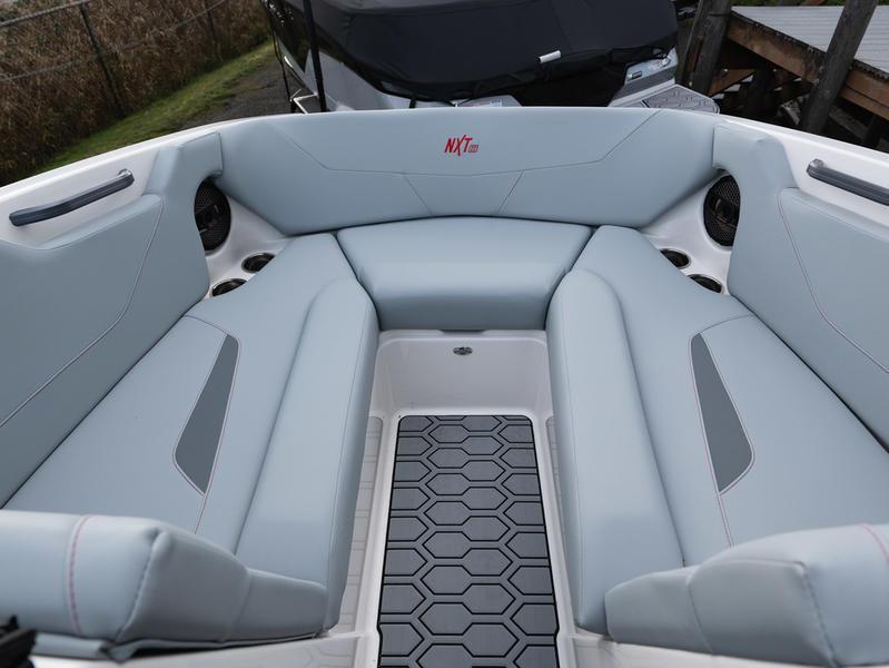 New 2024 MasterCraft NXT22