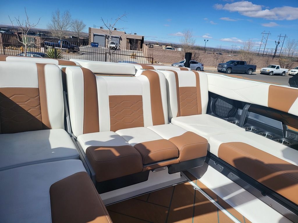 2025 Malibu Boats 23 LSV