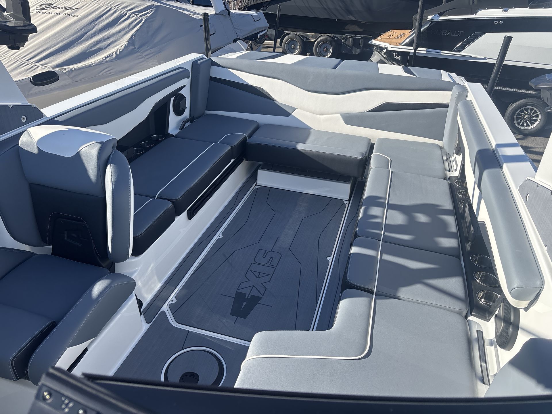 2025 Axis T235 Icon