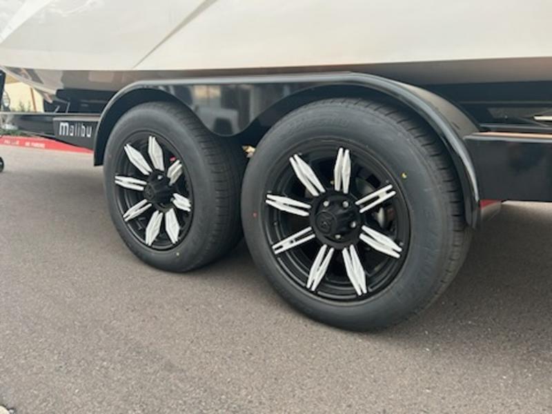 2025 Malibu 22 MXZ