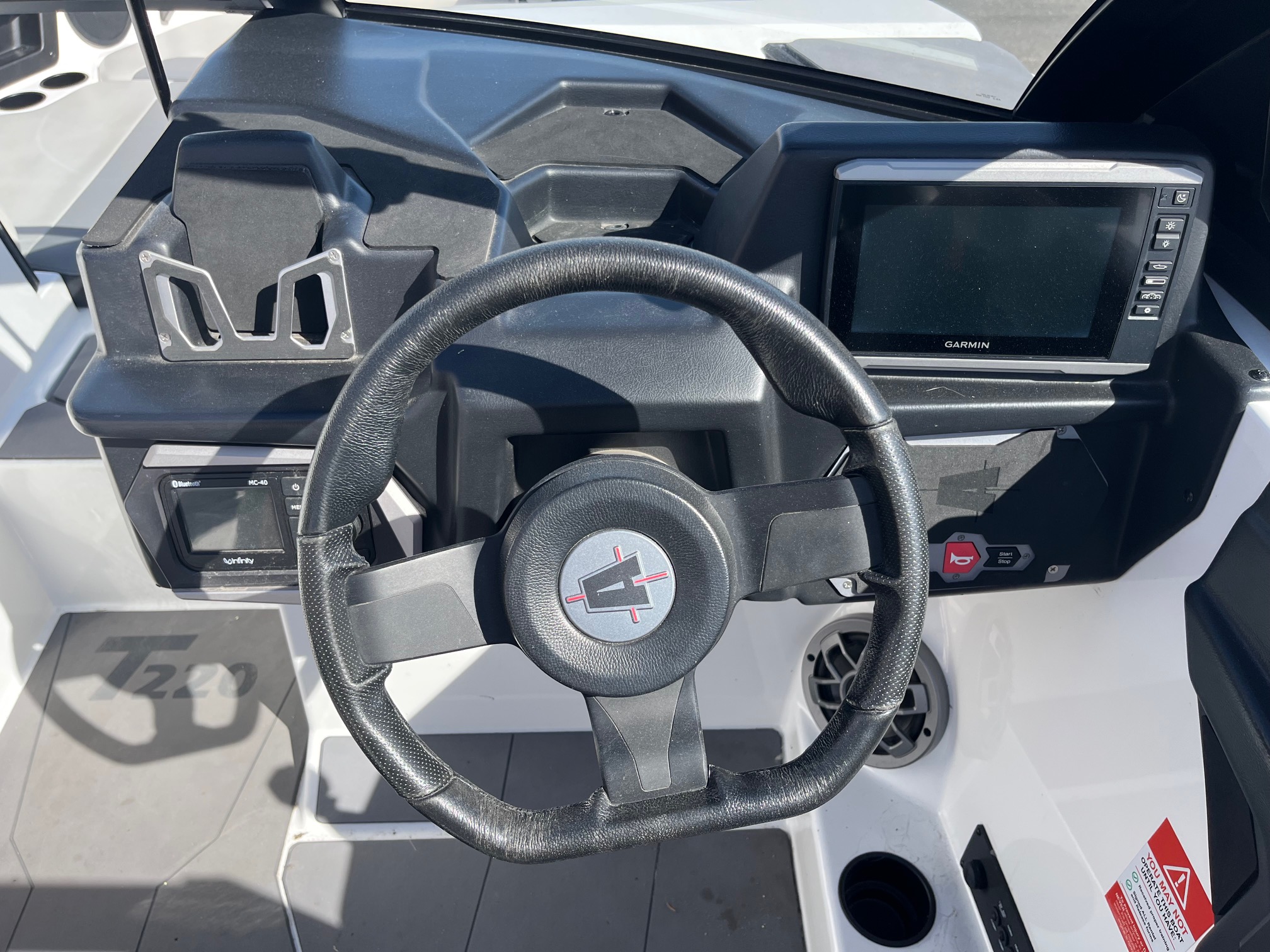 2022 Axis Wake T220