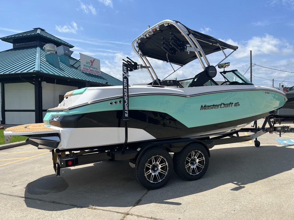 2023 MasterCraft NXT22