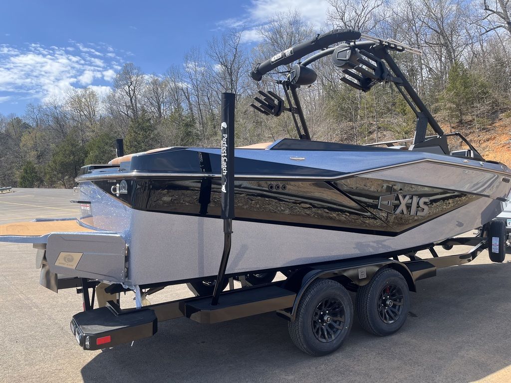 2025 Axis Wake Research T235