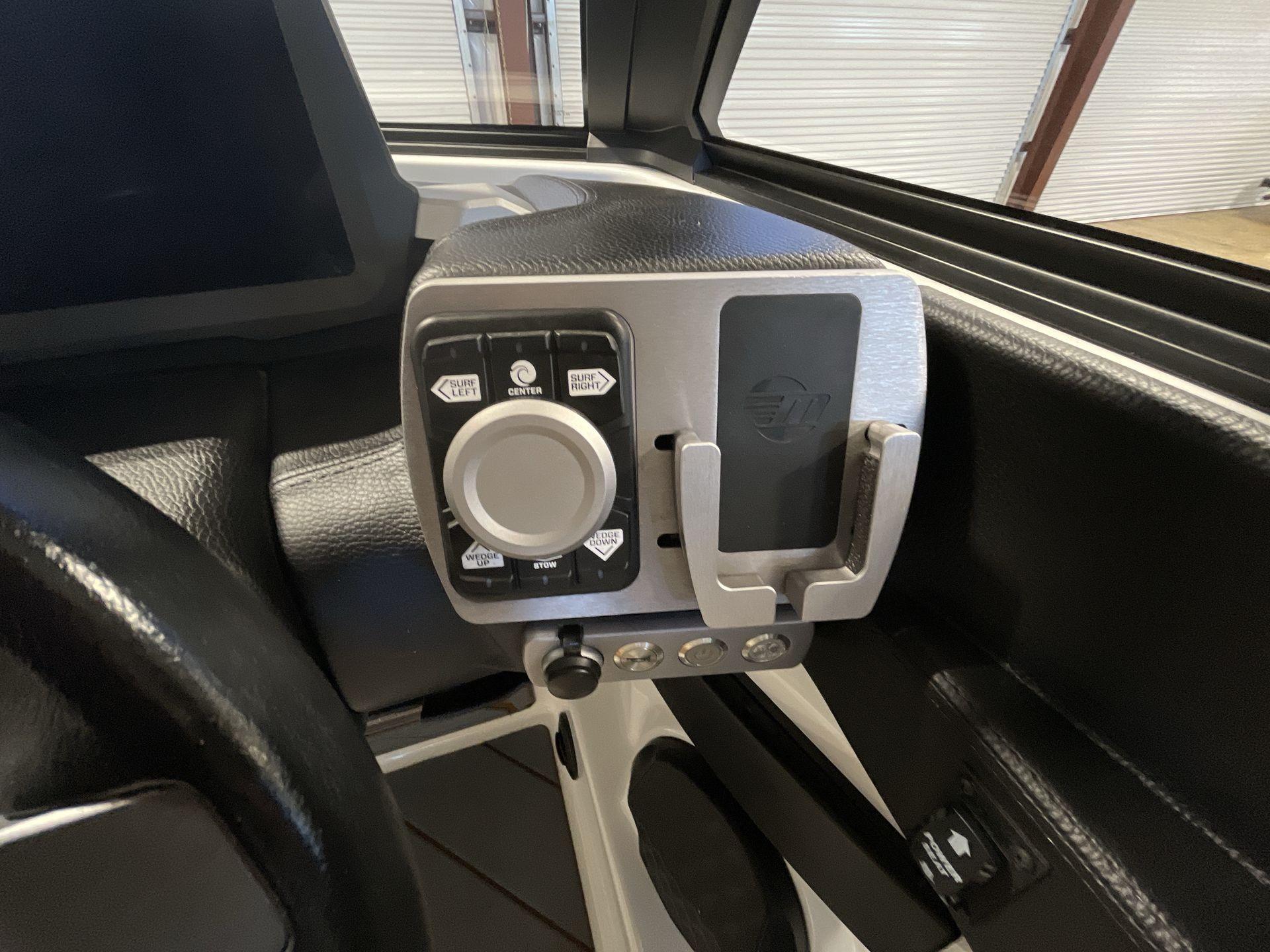 2023 Malibu 26LSV