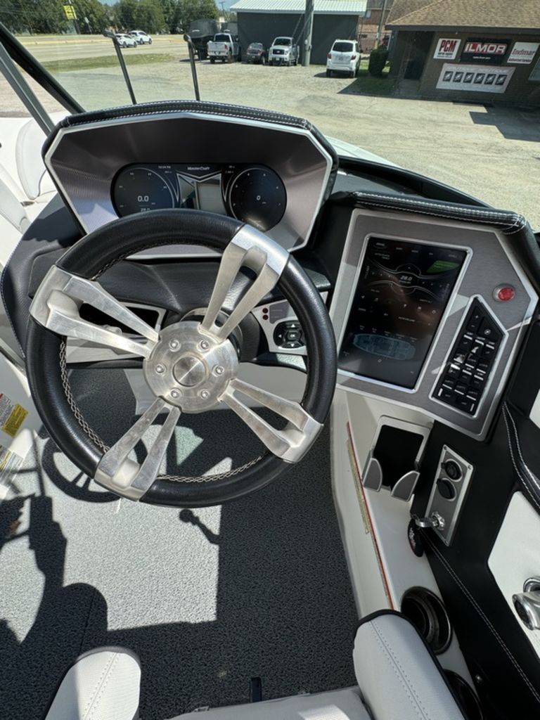 2018 MasterCraft X23