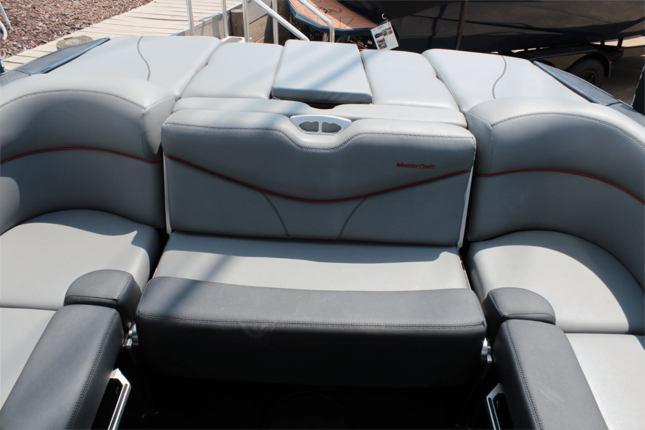 2020 MasterCraft XT22 – Excellent Condition!