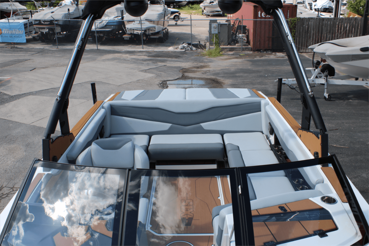 2024 Axis T220