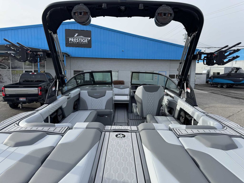 2025 MasterCraft XT22